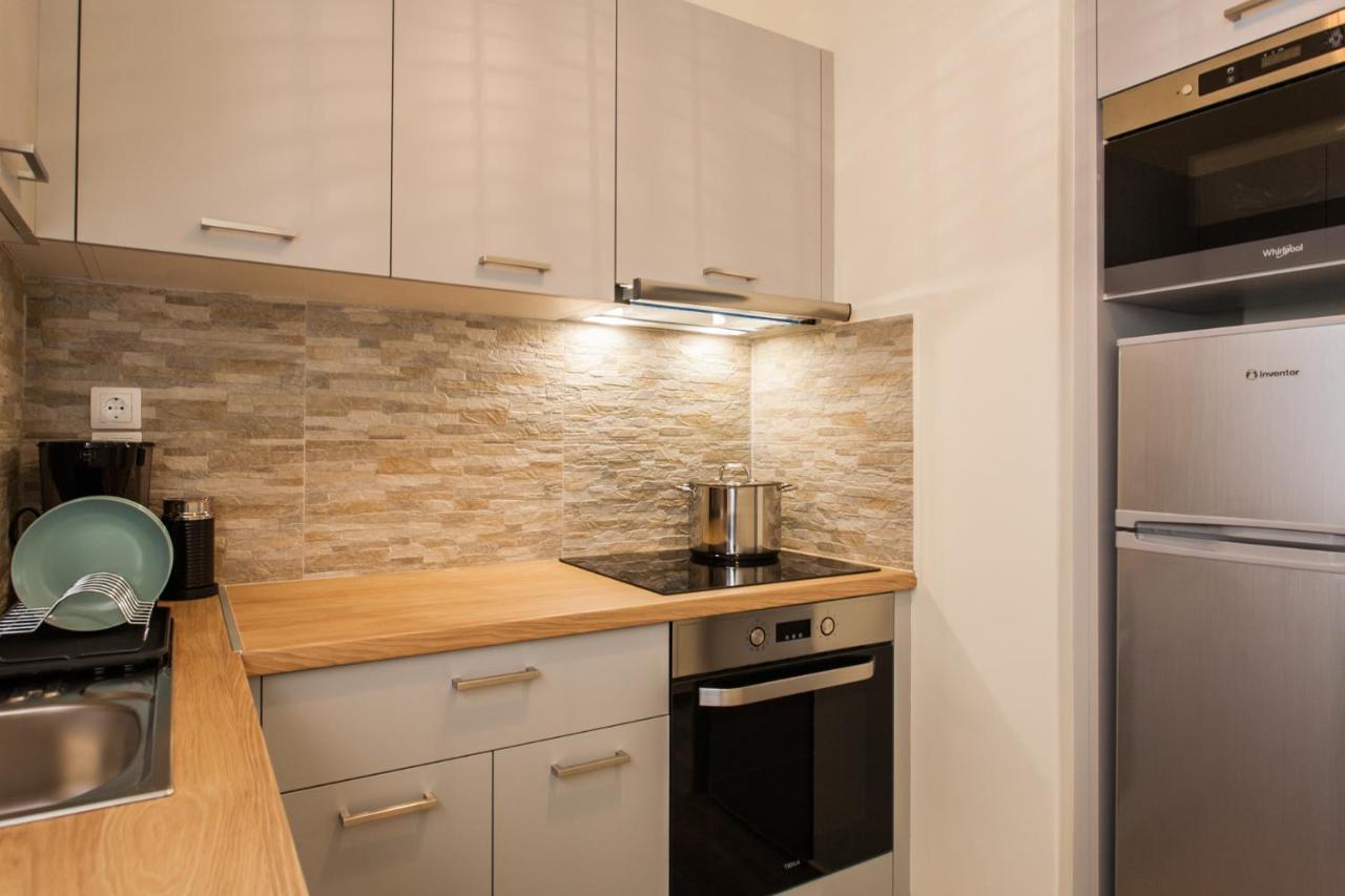 Lovely Renovated Apartment Walk To Acropolis Athen Exterior foto