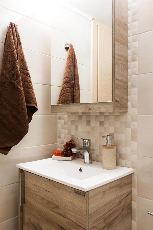 Lovely Renovated Apartment Walk To Acropolis Athen Exterior foto